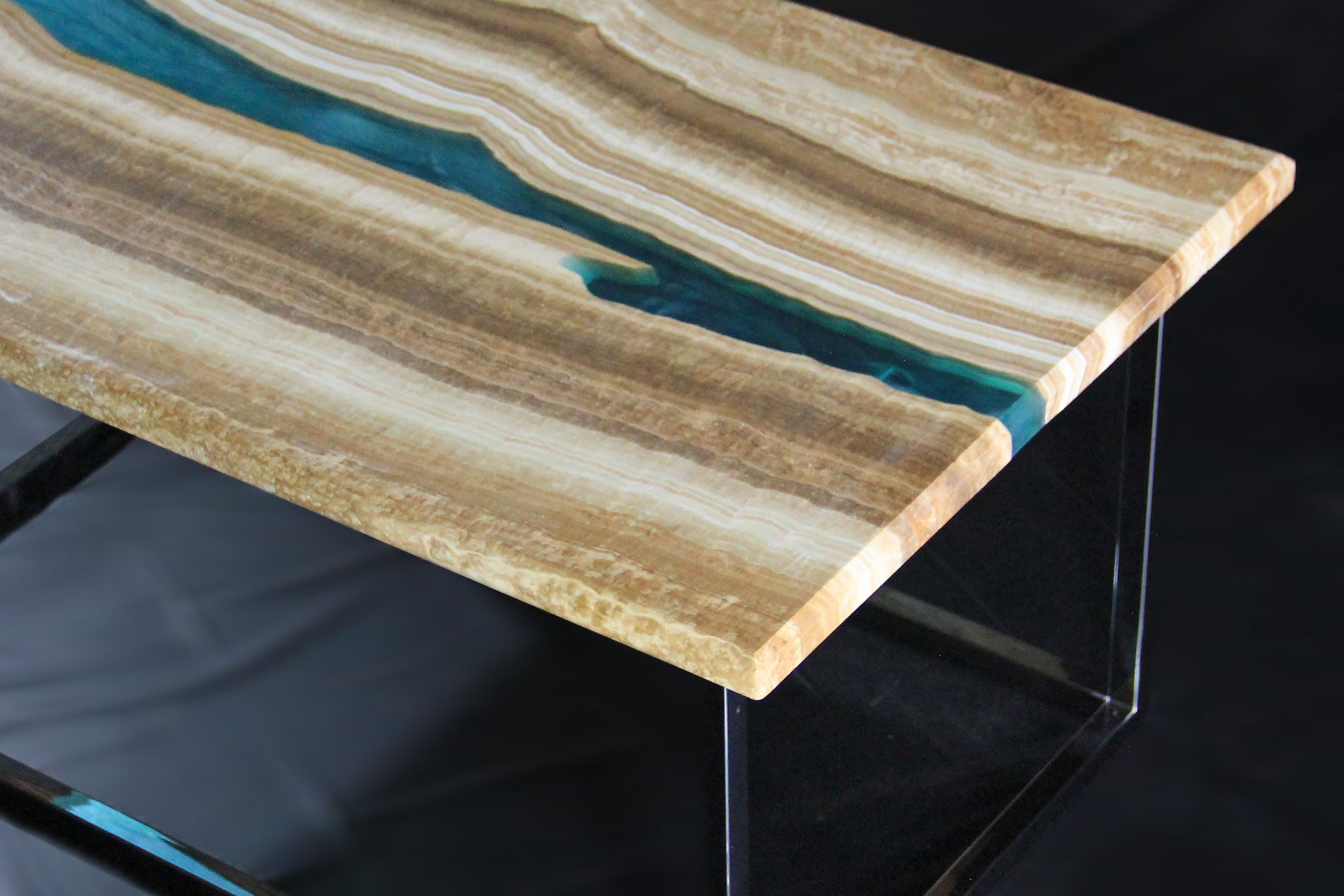 7.-&laquo;ONYX-WOOD&raquo;